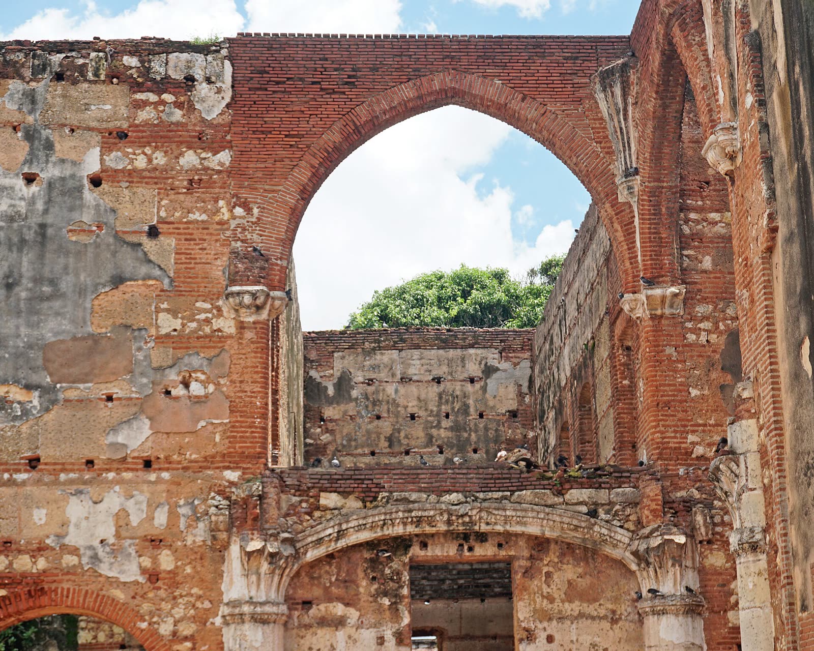 Arco Ruinas San Nicolas de Bari CCSD 09 2018 1417