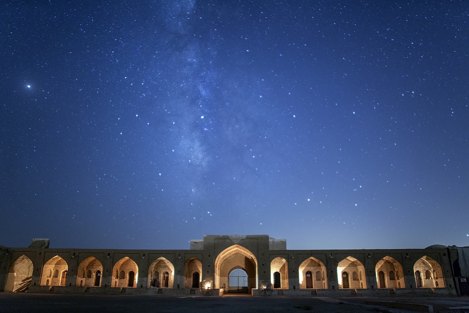 کاروانسرای دیر گچین یا مادر، بزرگترین کاروانسرای خشتی گچی ایران در مرکز پارک ملی کویر- استان قم 29